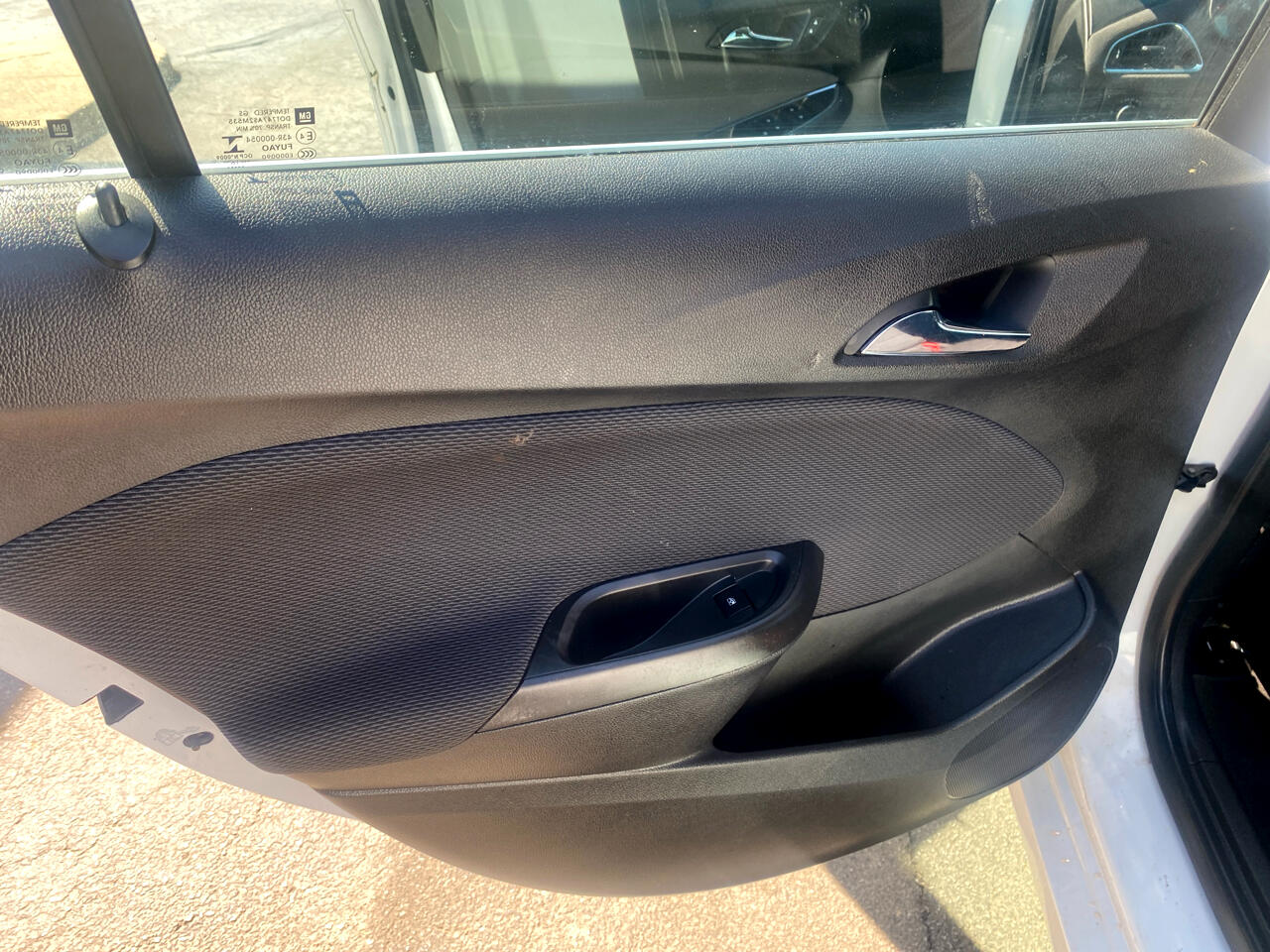 Vehicle image 23 of 28