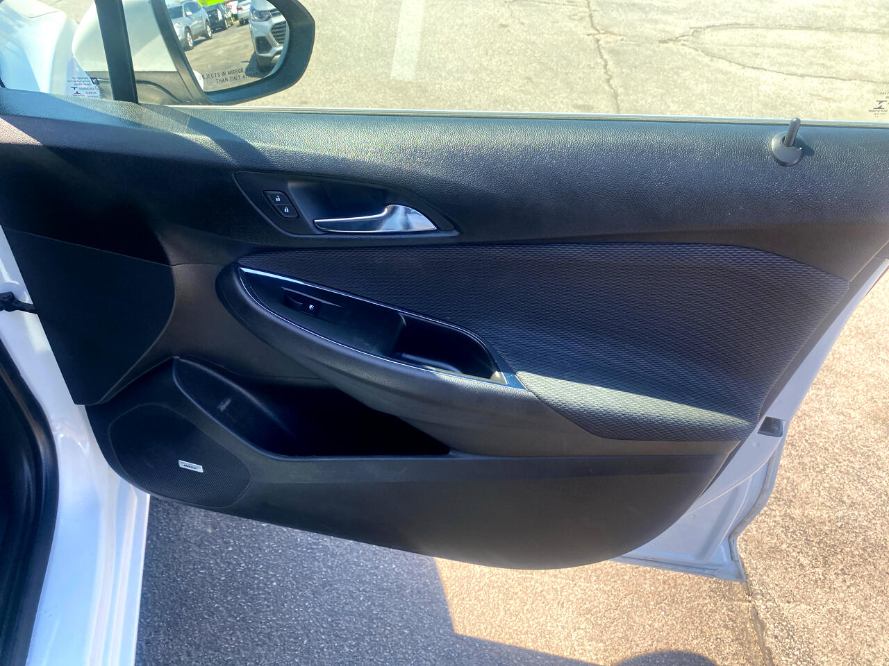 Vehicle image 27 of 28