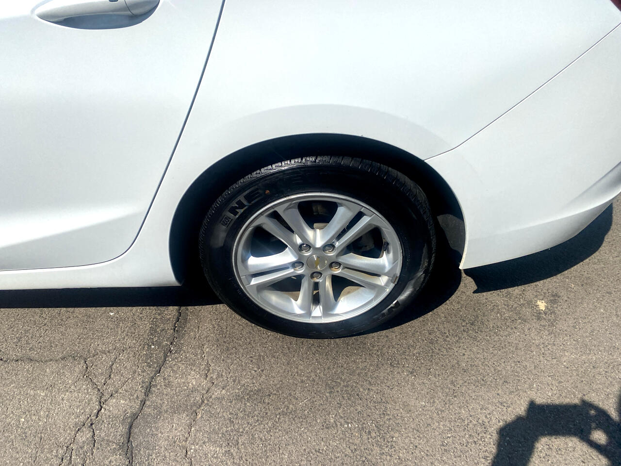 Vehicle image 12 of 28