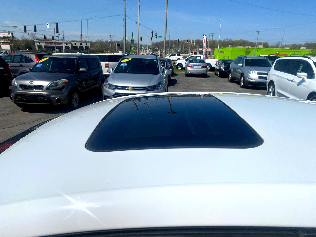 Vehicle image 14 of 28