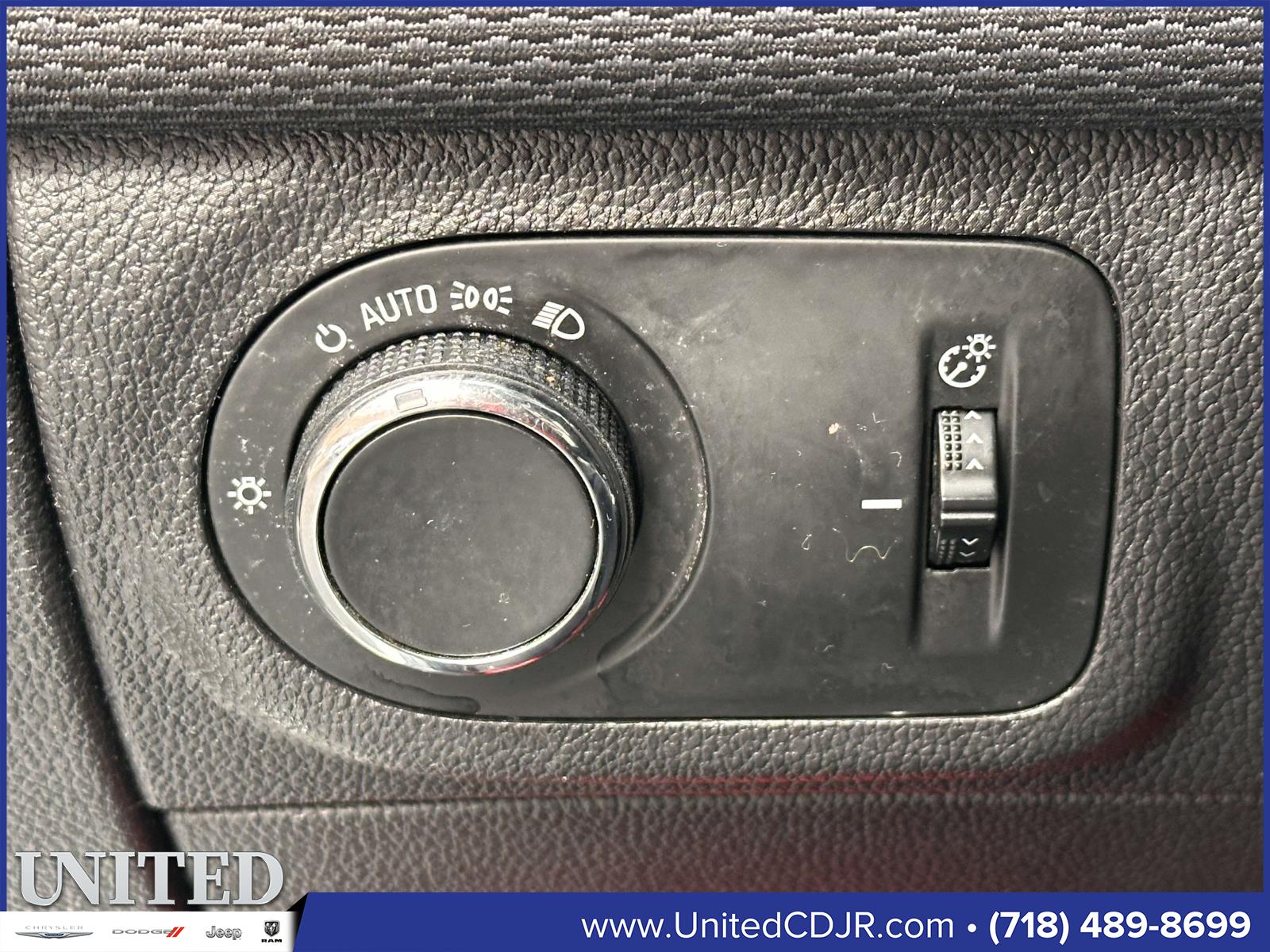 2017 Chevrolet Cruze LT Image 14 of 31