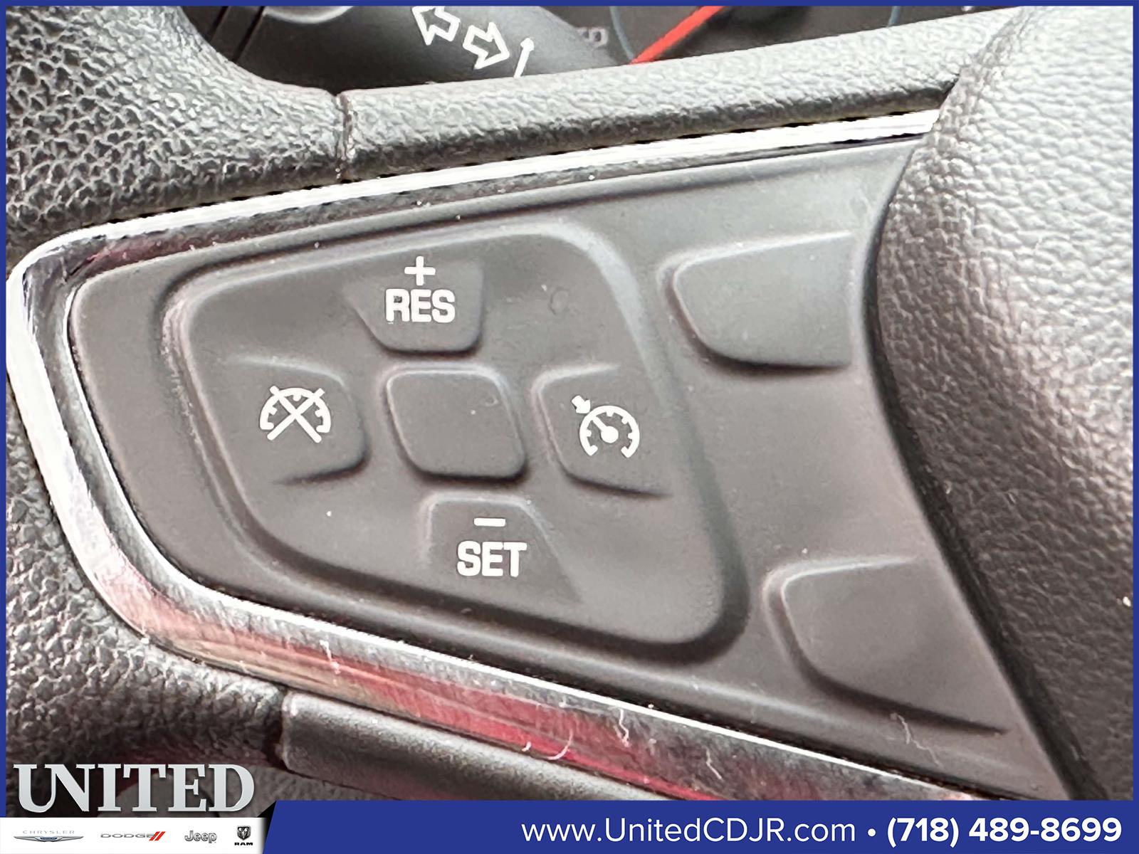 2017 Chevrolet Cruze LT Image 13 of 31