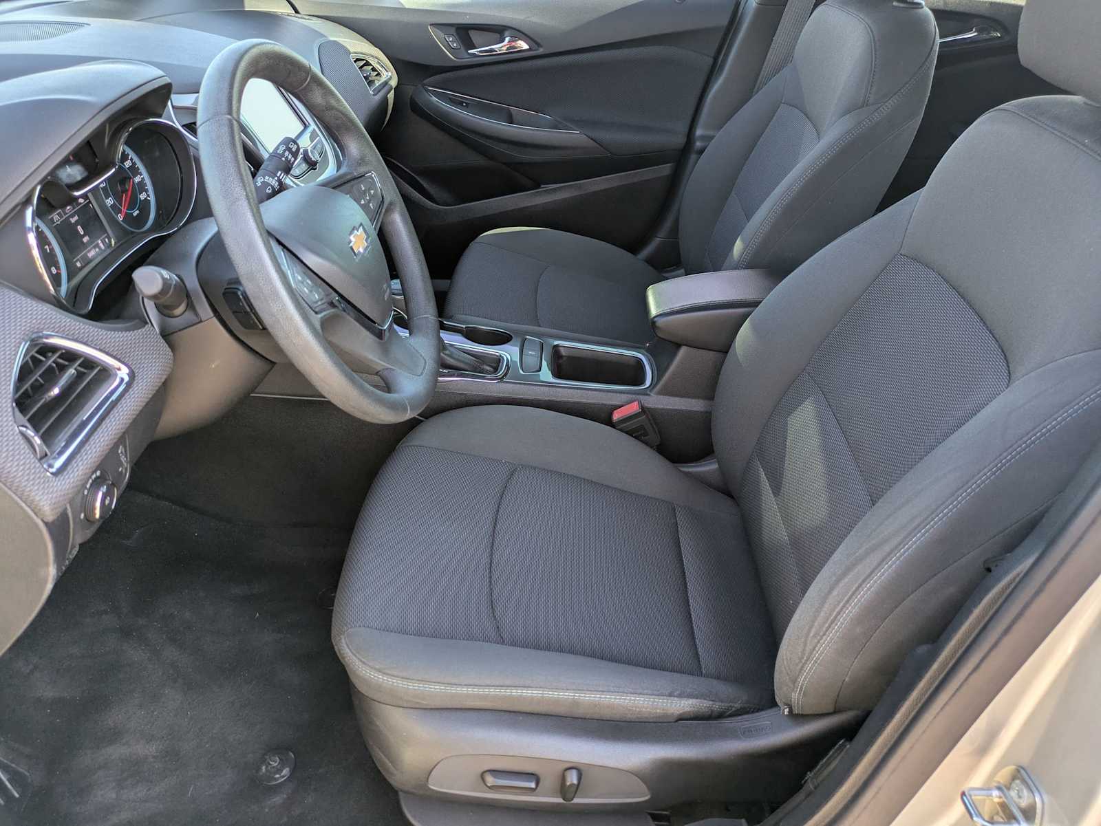 2017 Chevrolet Cruze LT Image 15 of 33