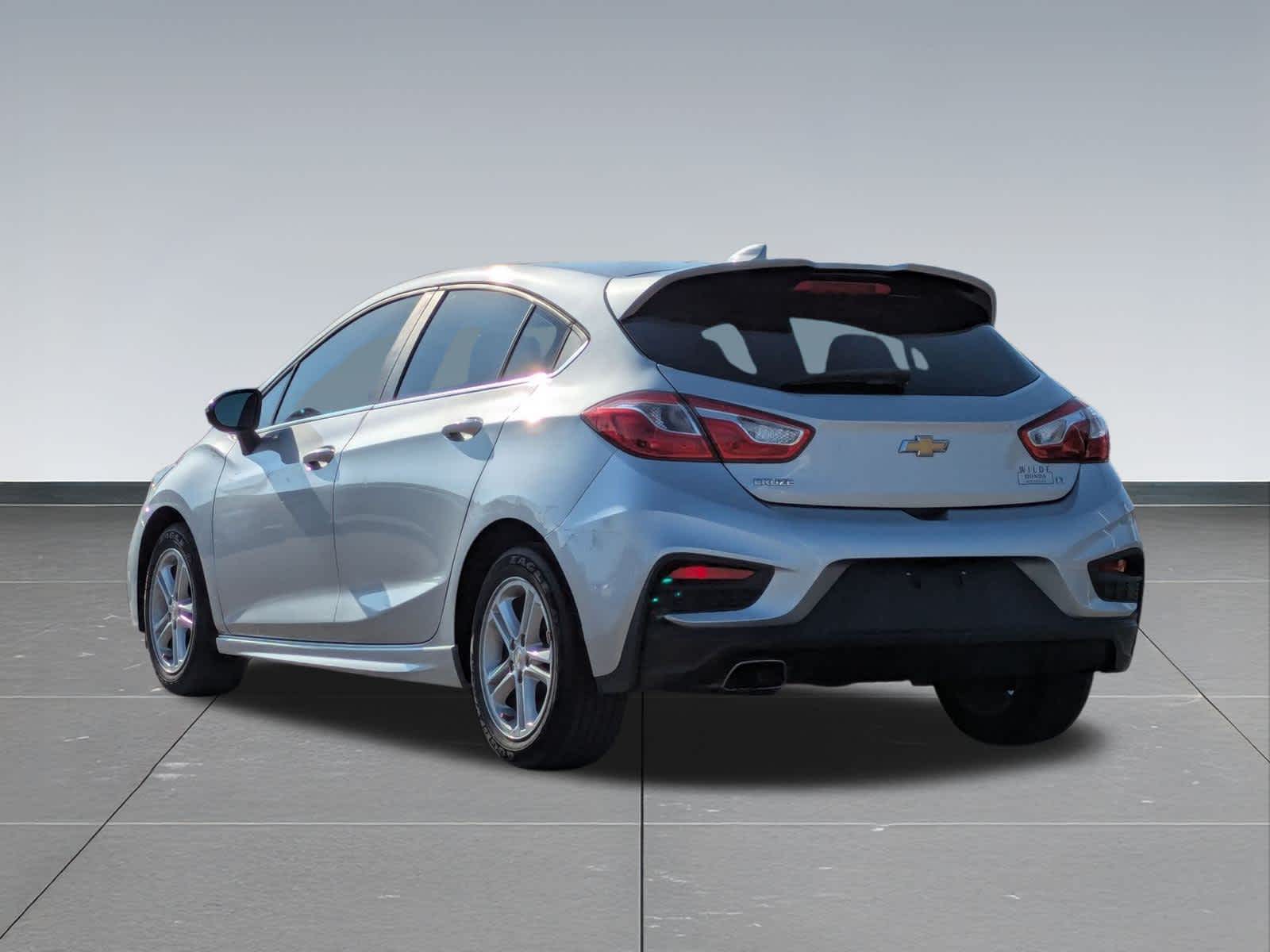 2017 Chevrolet Cruze LT Image 7 of 33