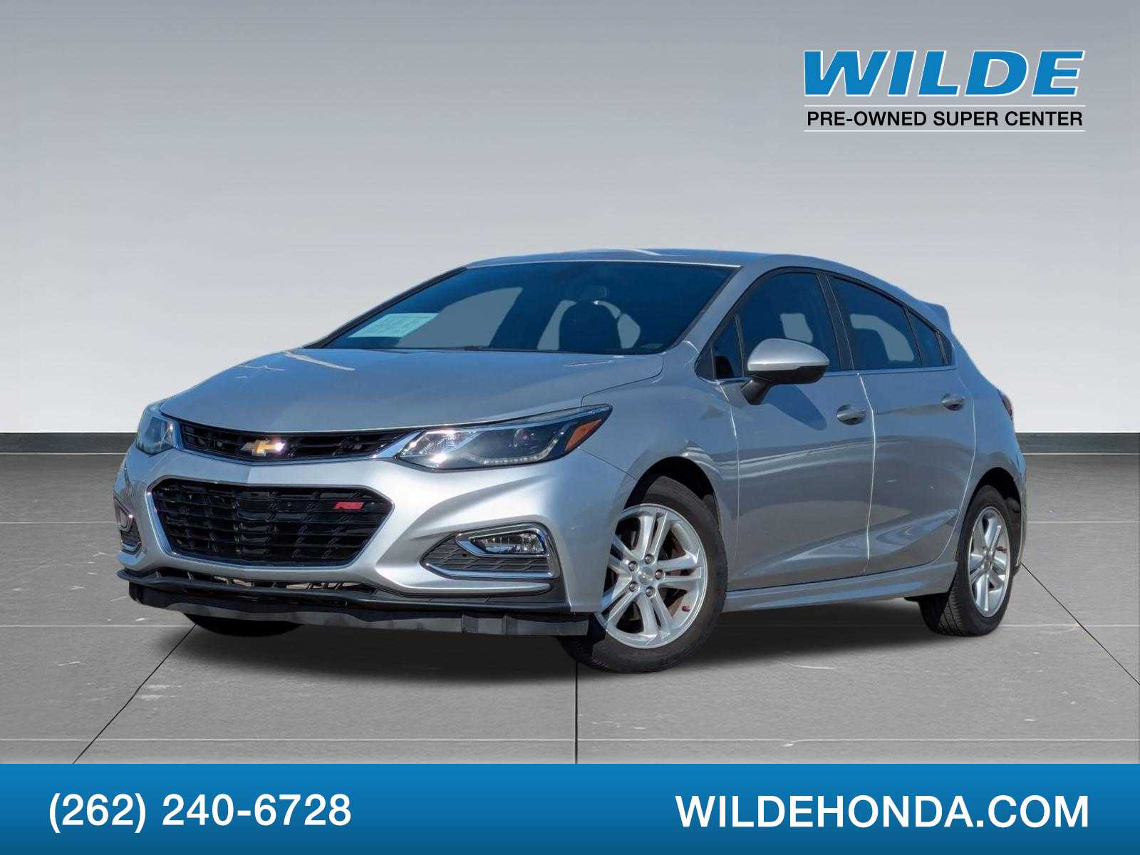 2017 Chevrolet Cruze LT Image 1 of 33