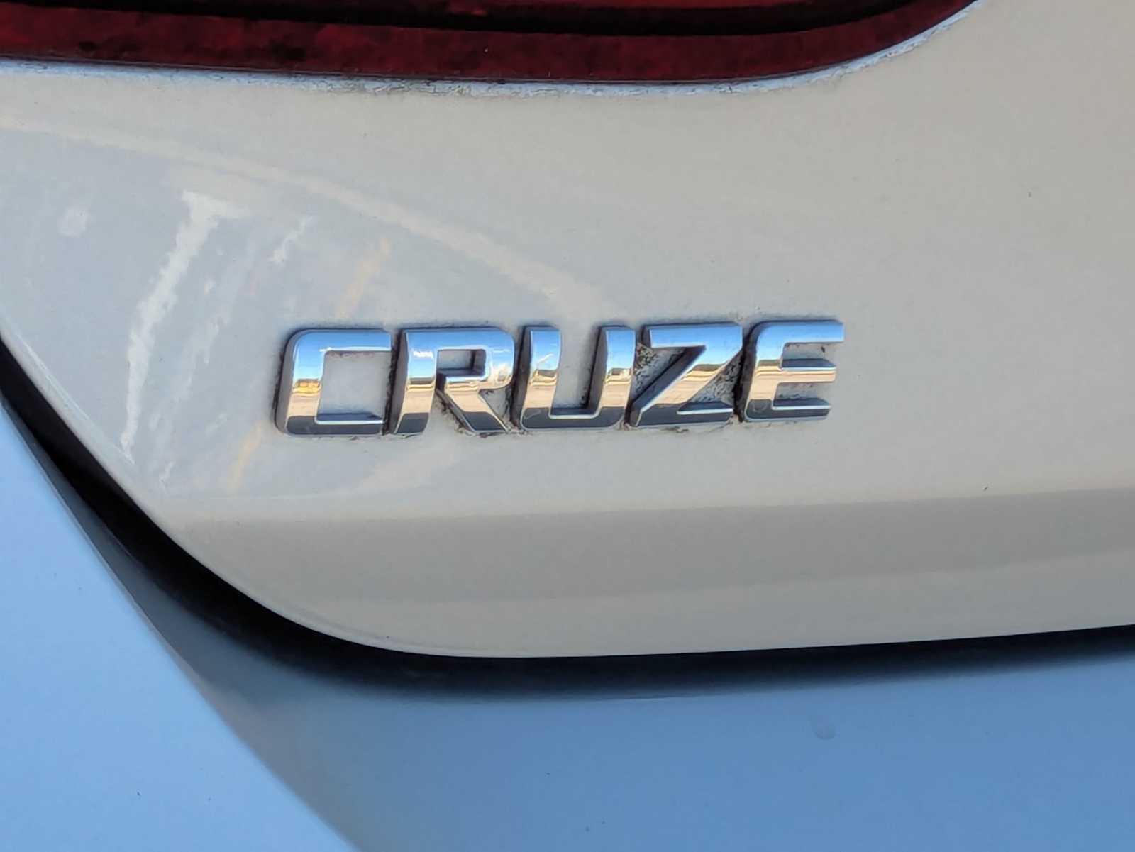 2017 Chevrolet Cruze LT Image 31 of 33