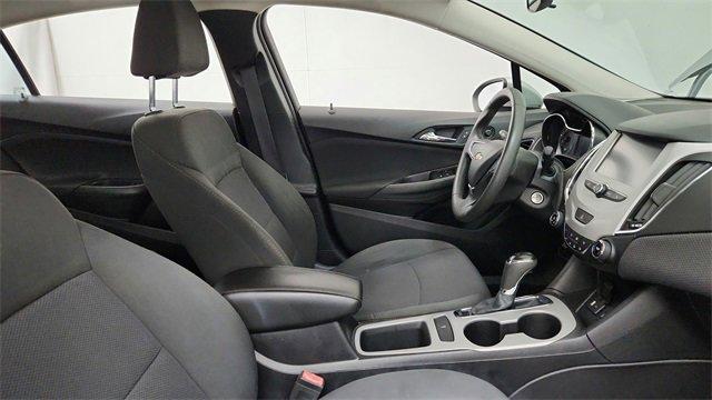 2017 Chevrolet Cruze LS Image 16 of 25
