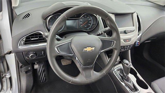 2017 Chevrolet Cruze LS Image 17 of 25