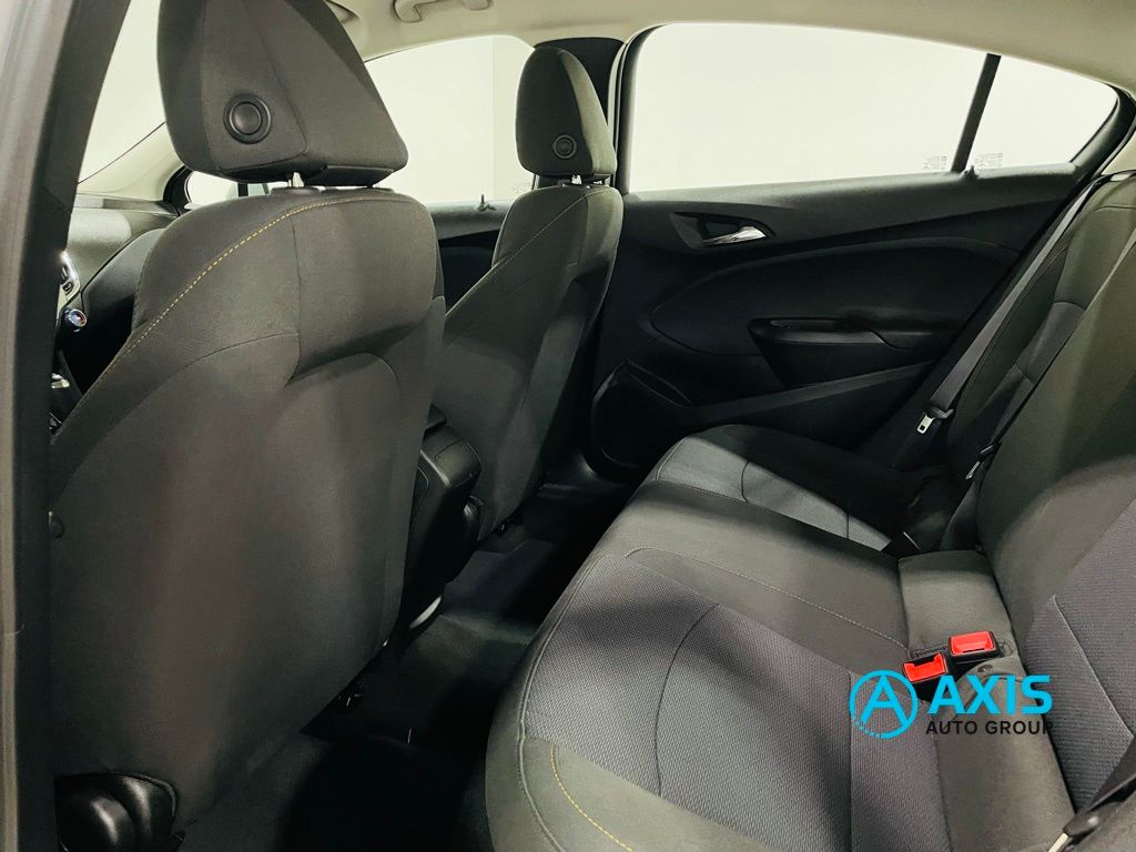 2017 Chevrolet Cruze LS Image 25 of 43