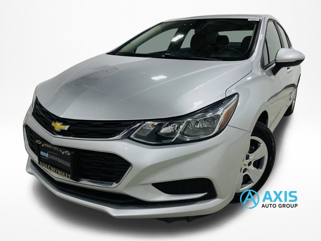 2017 Chevrolet Cruze LS Image 3 of 43