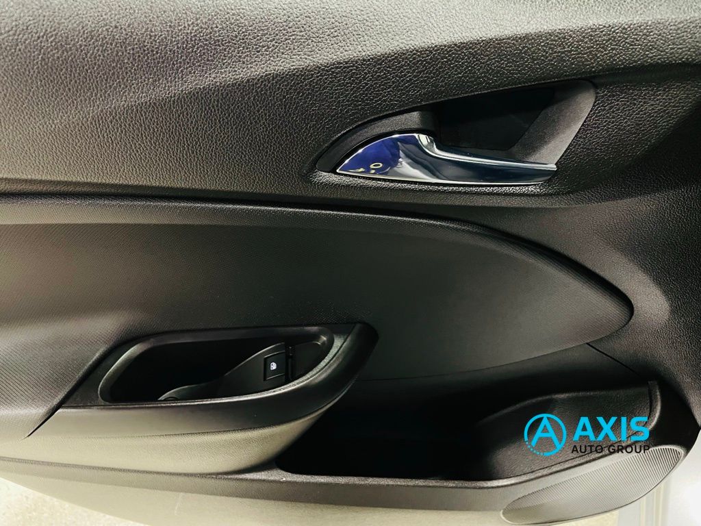 2017 Chevrolet Cruze LS Image 37 of 43