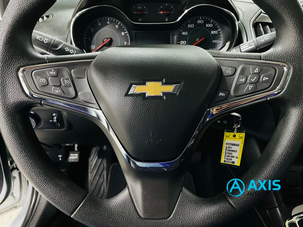 2017 Chevrolet Cruze LS Image 31 of 43