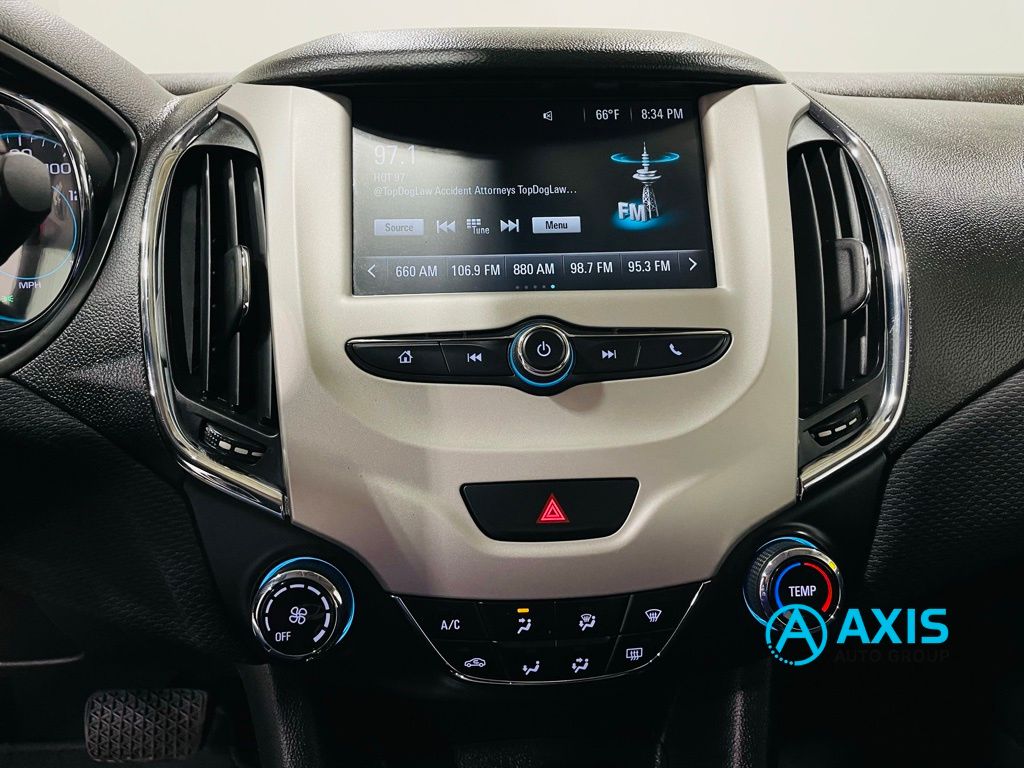 2017 Chevrolet Cruze LS Image 34 of 43