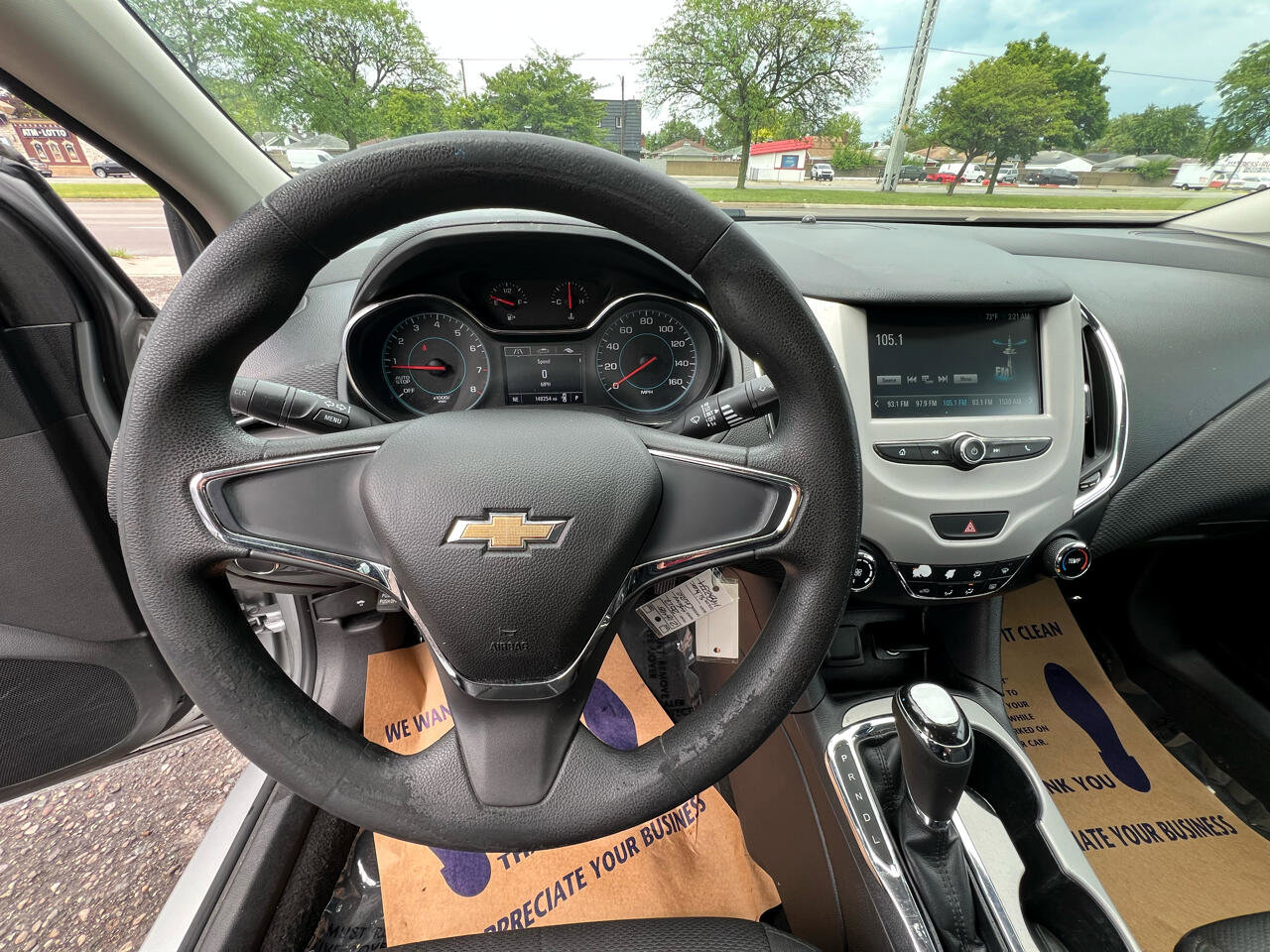 2017 Chevrolet Cruze LS Image 12 of 23