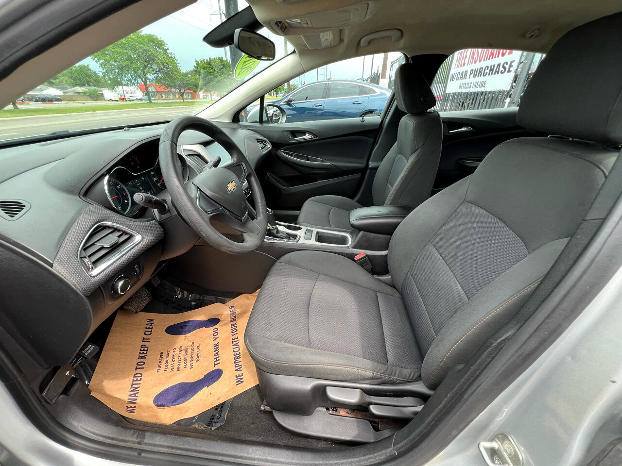 2017 Chevrolet Cruze LS Image 13 of 23