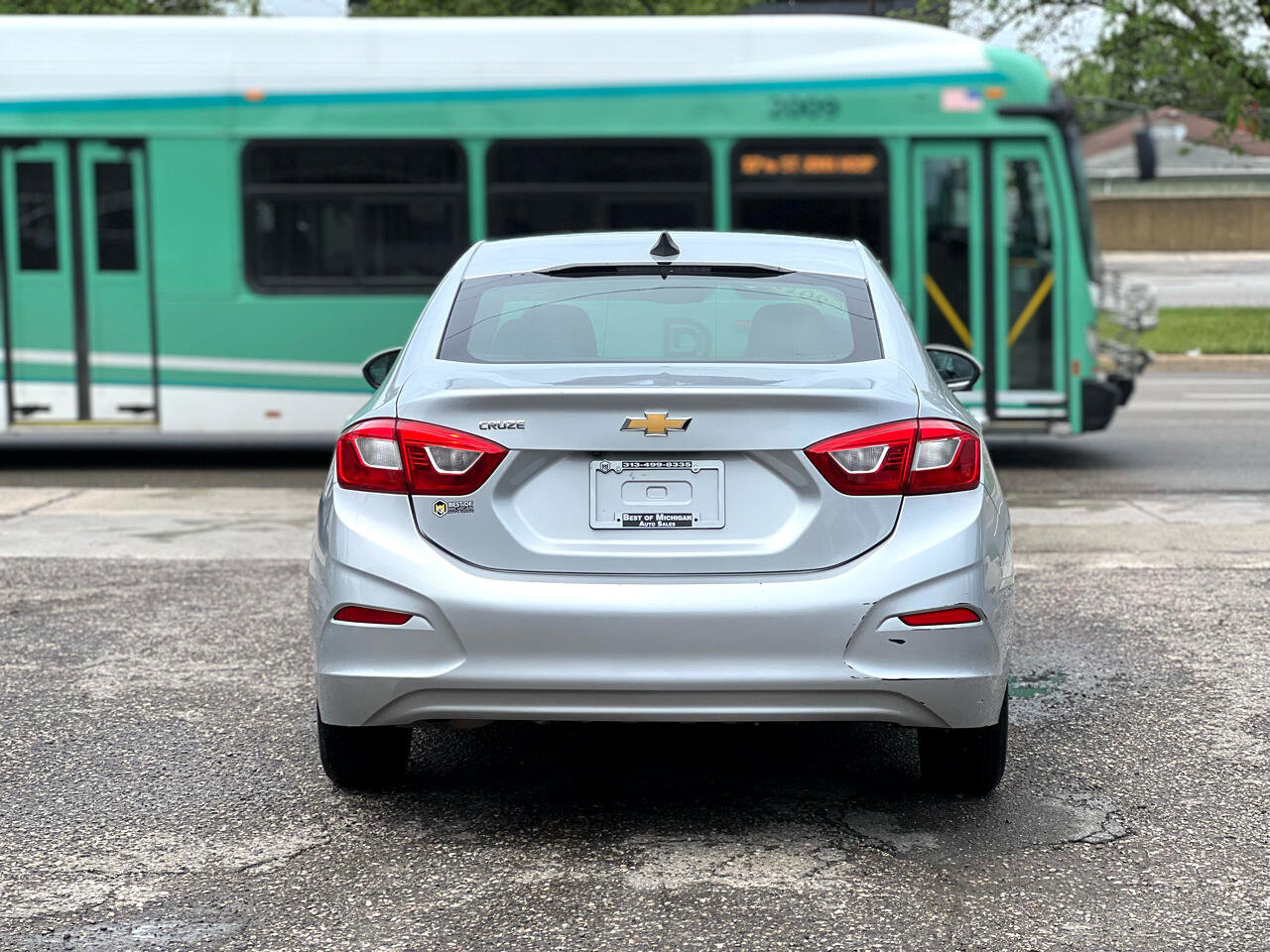 2017 Chevrolet Cruze LS Image 7 of 23