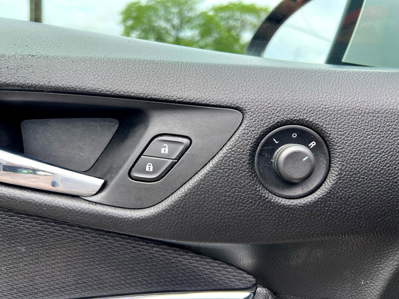 2017 Chevrolet Cruze LS Image 17 of 23