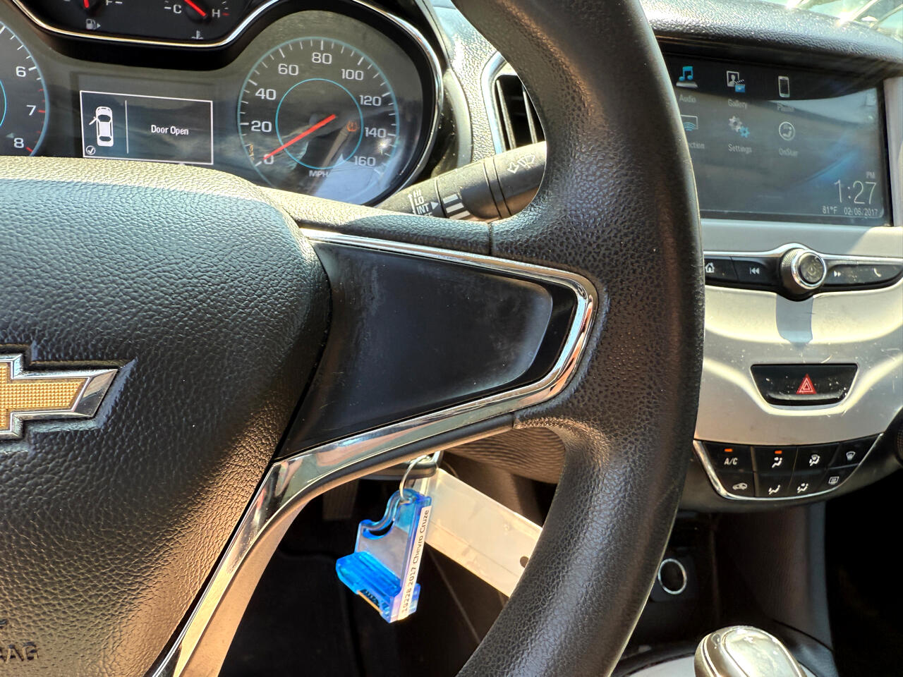 Vehicle image 17 of 21