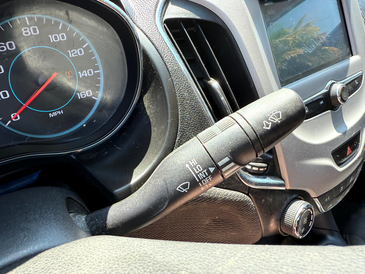 Vehicle image 18 of 21
