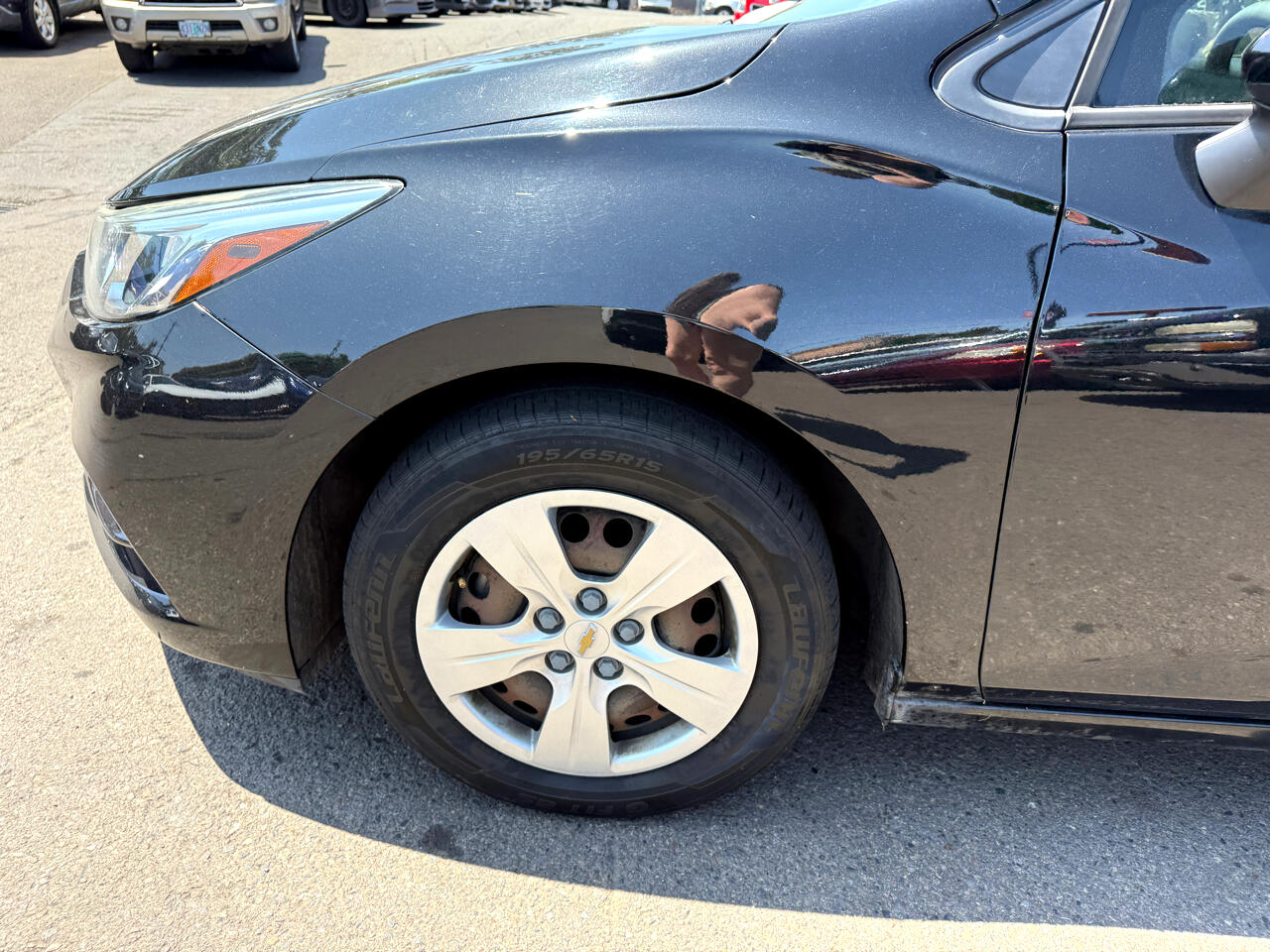 Vehicle image 8 of 21