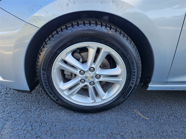 2017 Chevrolet Cruze LT Image 11 of 32