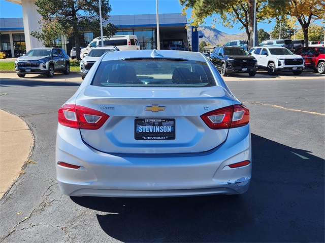 2017 Chevrolet Cruze LT Image 6 of 32