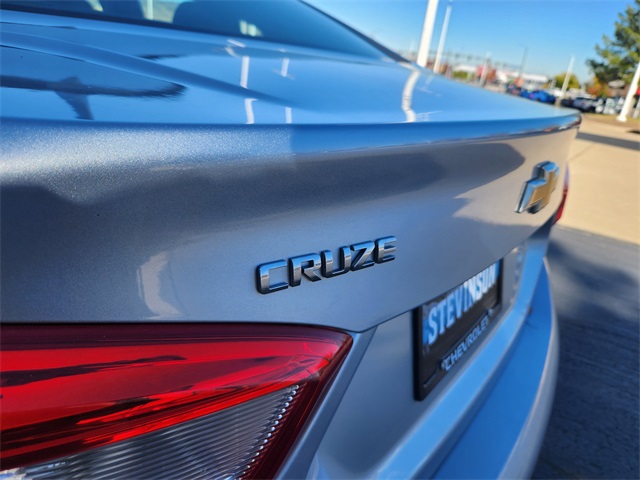 2017 Chevrolet Cruze LT Image 28 of 32