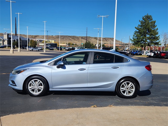 2017 Chevrolet Cruze LT Image 8 of 32