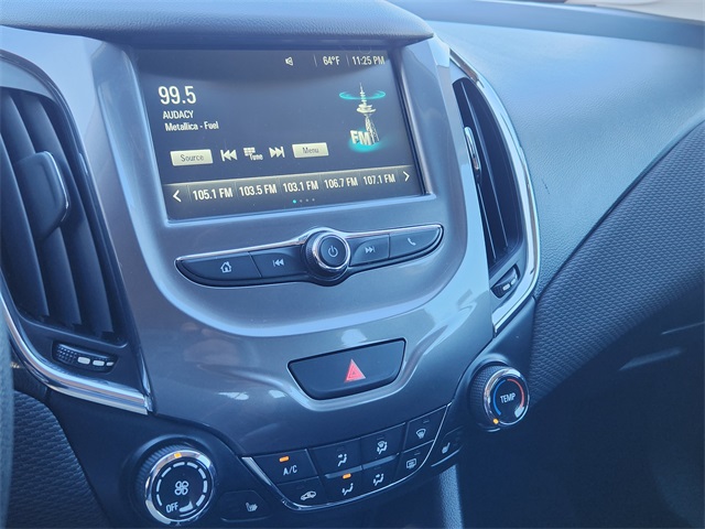 2017 Chevrolet Cruze LT Image 20 of 32