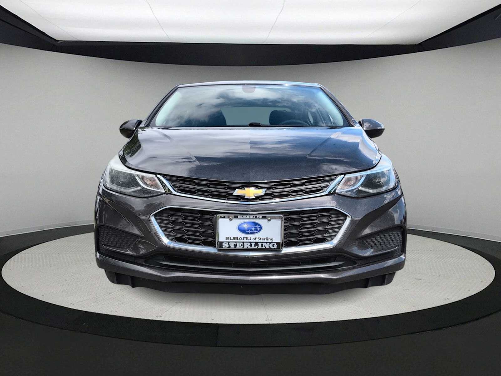 2017 Chevrolet Cruze LT Image 3 of 34