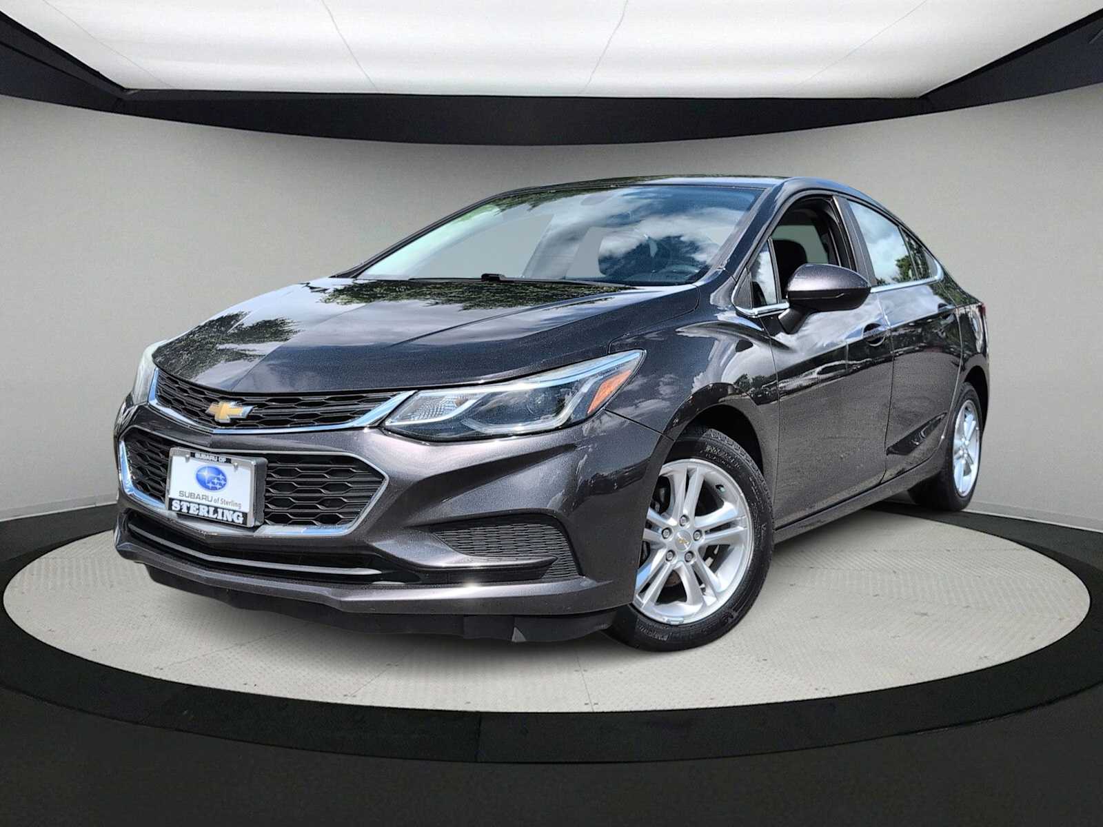 2017 Chevrolet Cruze LT Image 1 of 34