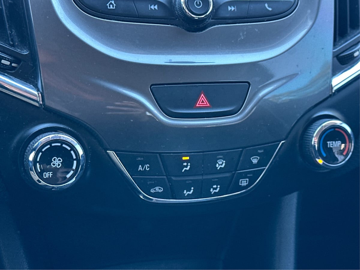 2017 Chevrolet Cruze LT Image 34 of 35