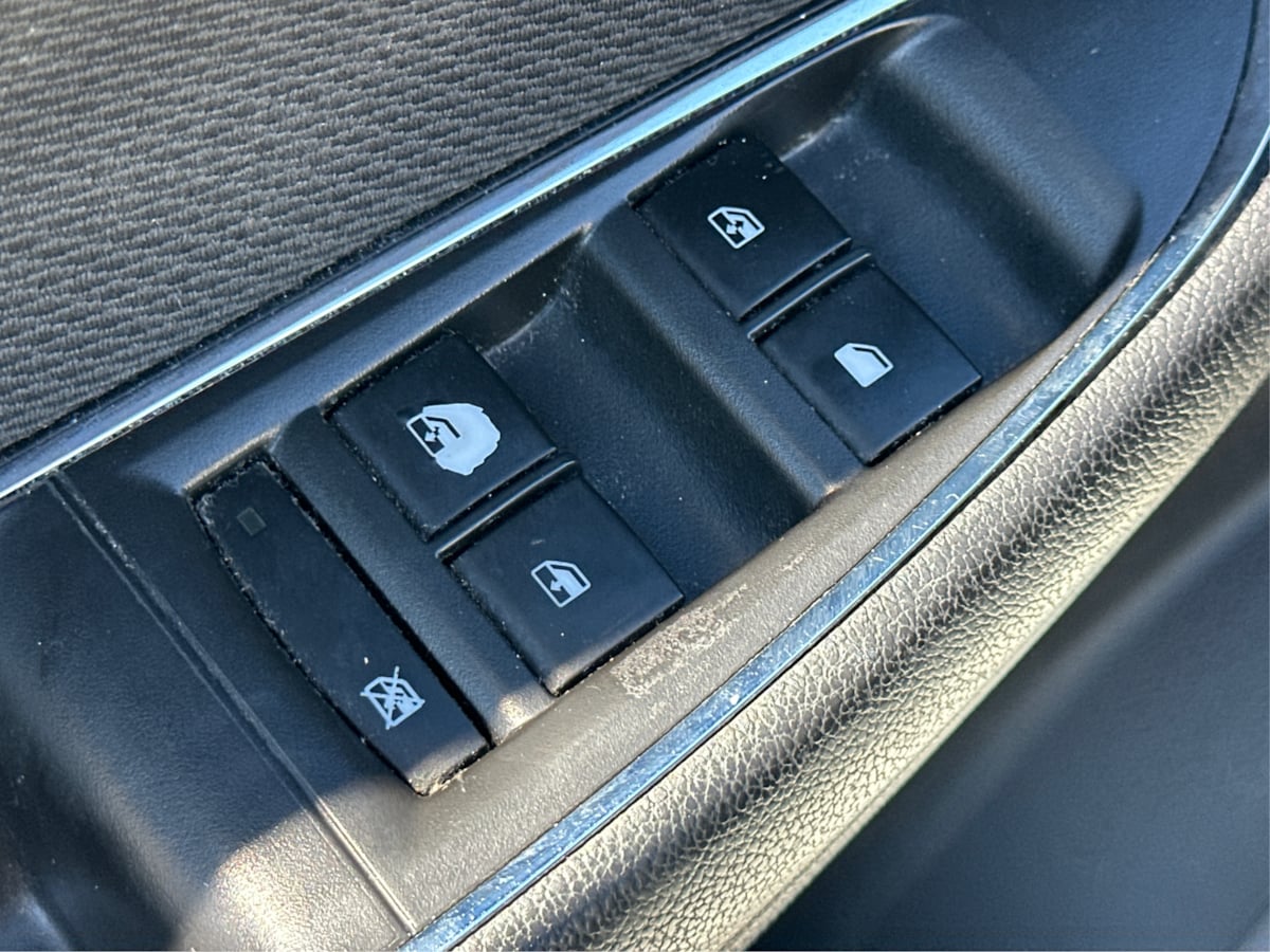 2017 Chevrolet Cruze LT Image 28 of 35