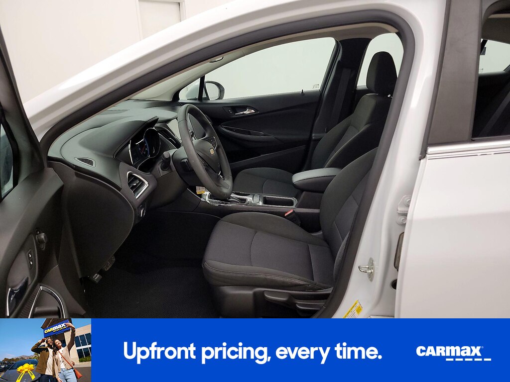 2017 Chevrolet Cruze LT Image 11 of 27