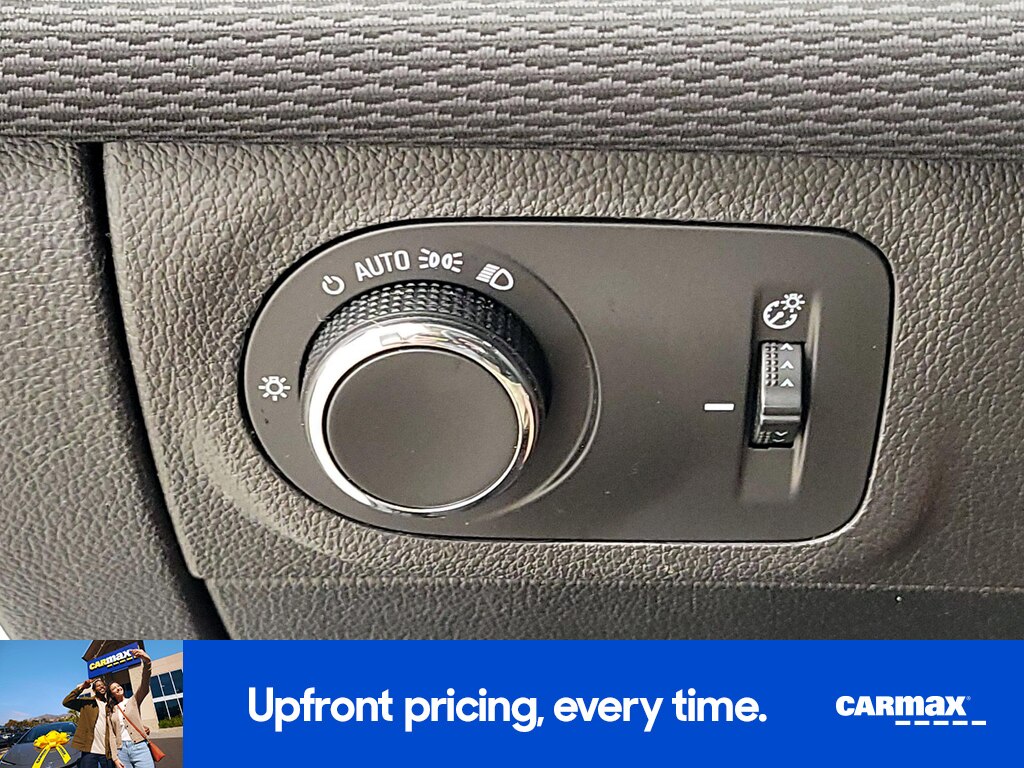 2017 Chevrolet Cruze LT Image 20 of 27