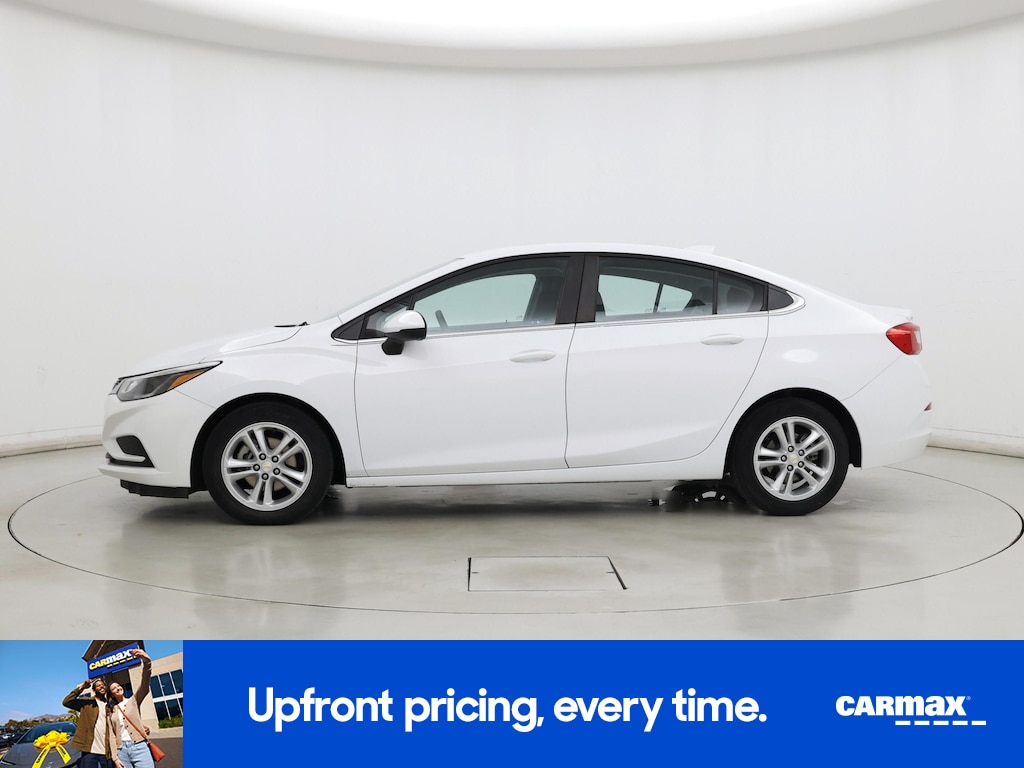 2017 Chevrolet Cruze LT Image 8 of 27