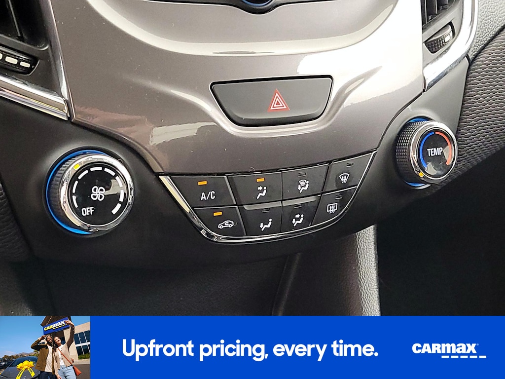 2017 Chevrolet Cruze LT Image 24 of 27