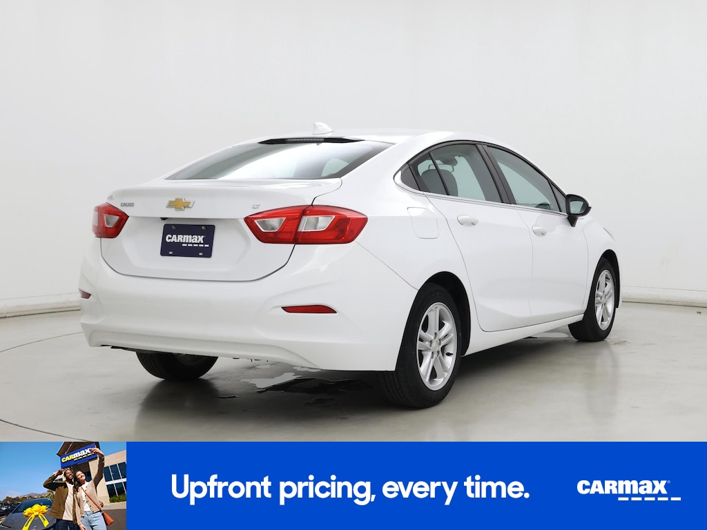 2017 Chevrolet Cruze LT Image 5 of 27