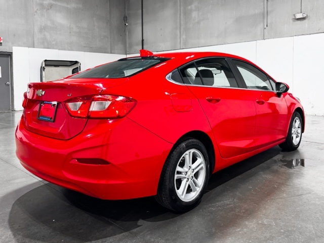 2017 Chevrolet Cruze LT Image 5 of 24