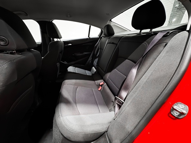 2017 Chevrolet Cruze LT Image 11 of 24