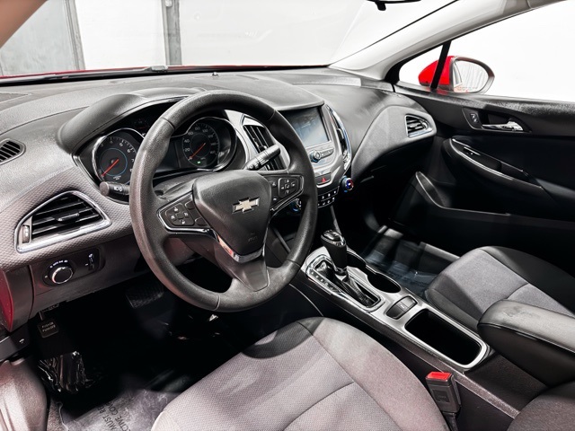 2017 Chevrolet Cruze LT Image 13 of 24