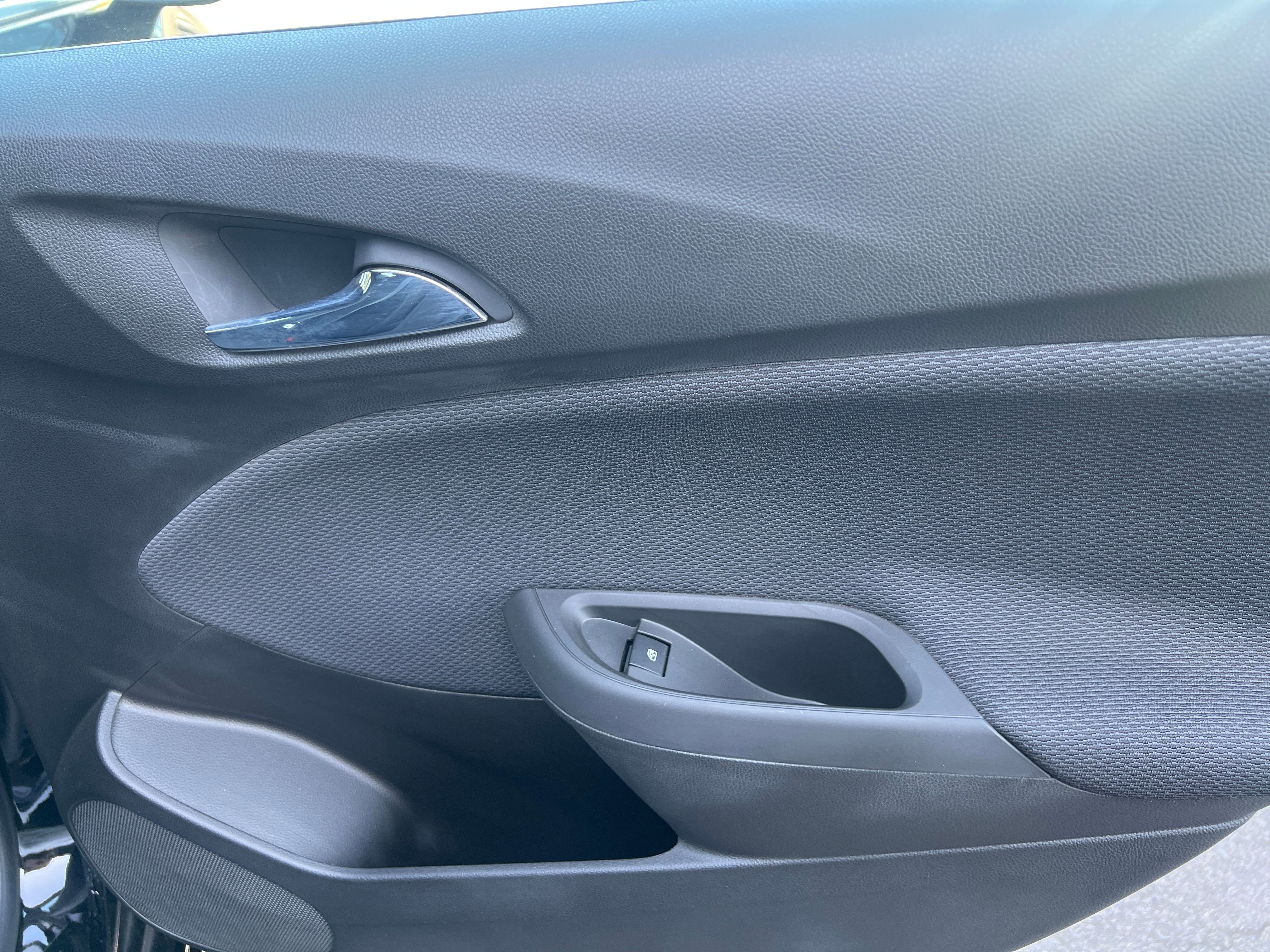 Vehicle image 11 of 25