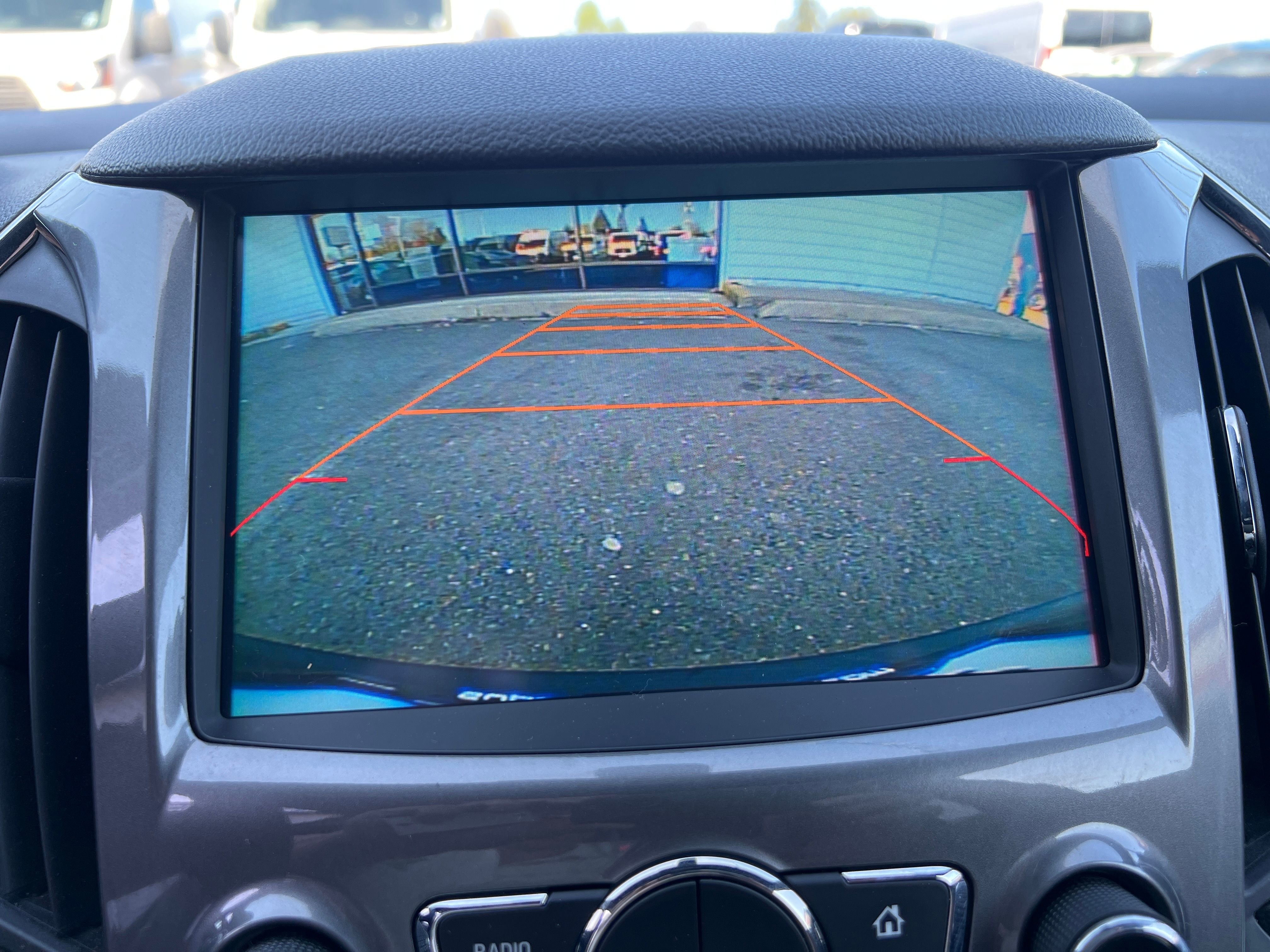 Vehicle image 21 of 25
