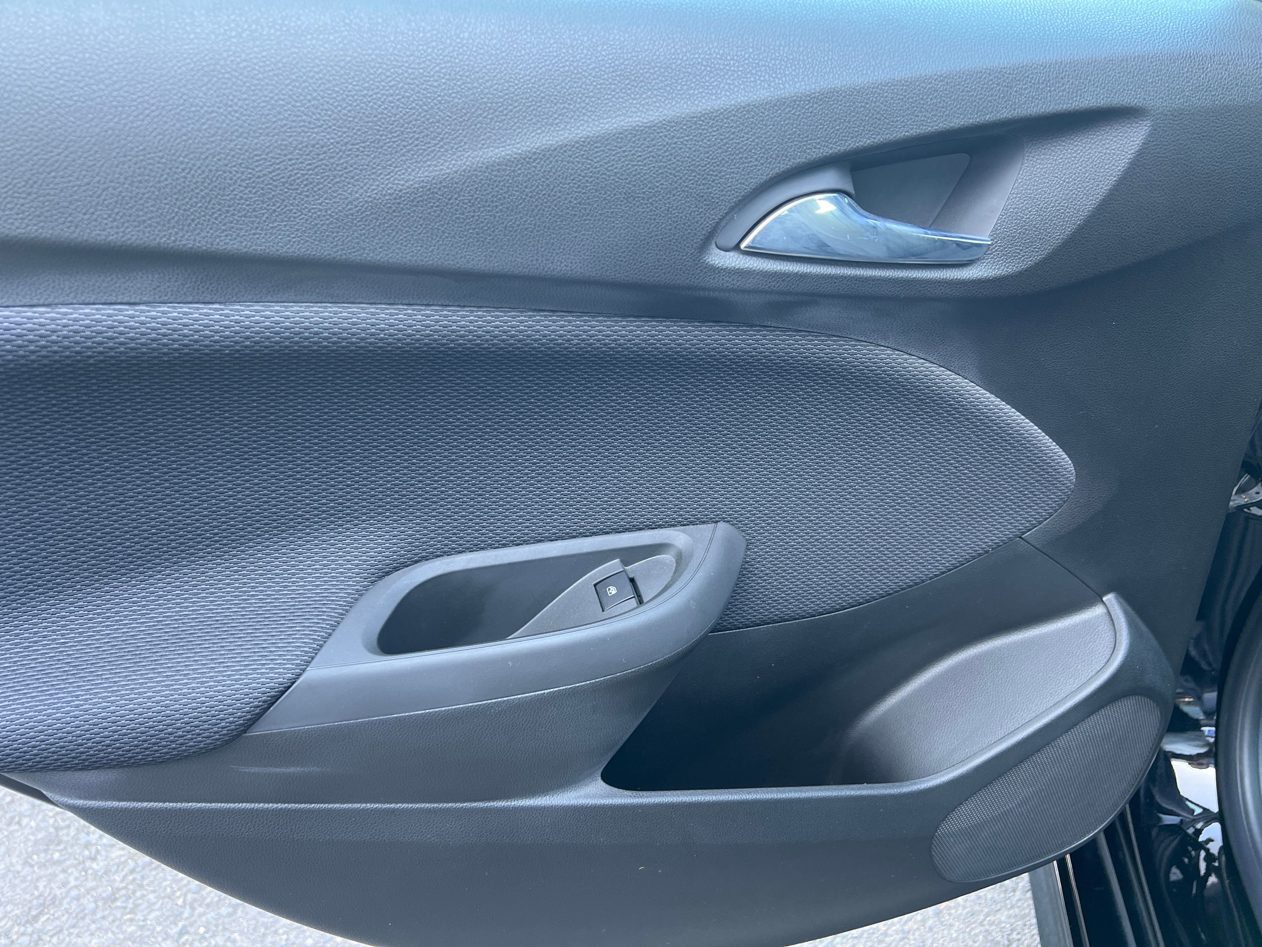 Vehicle image 15 of 25