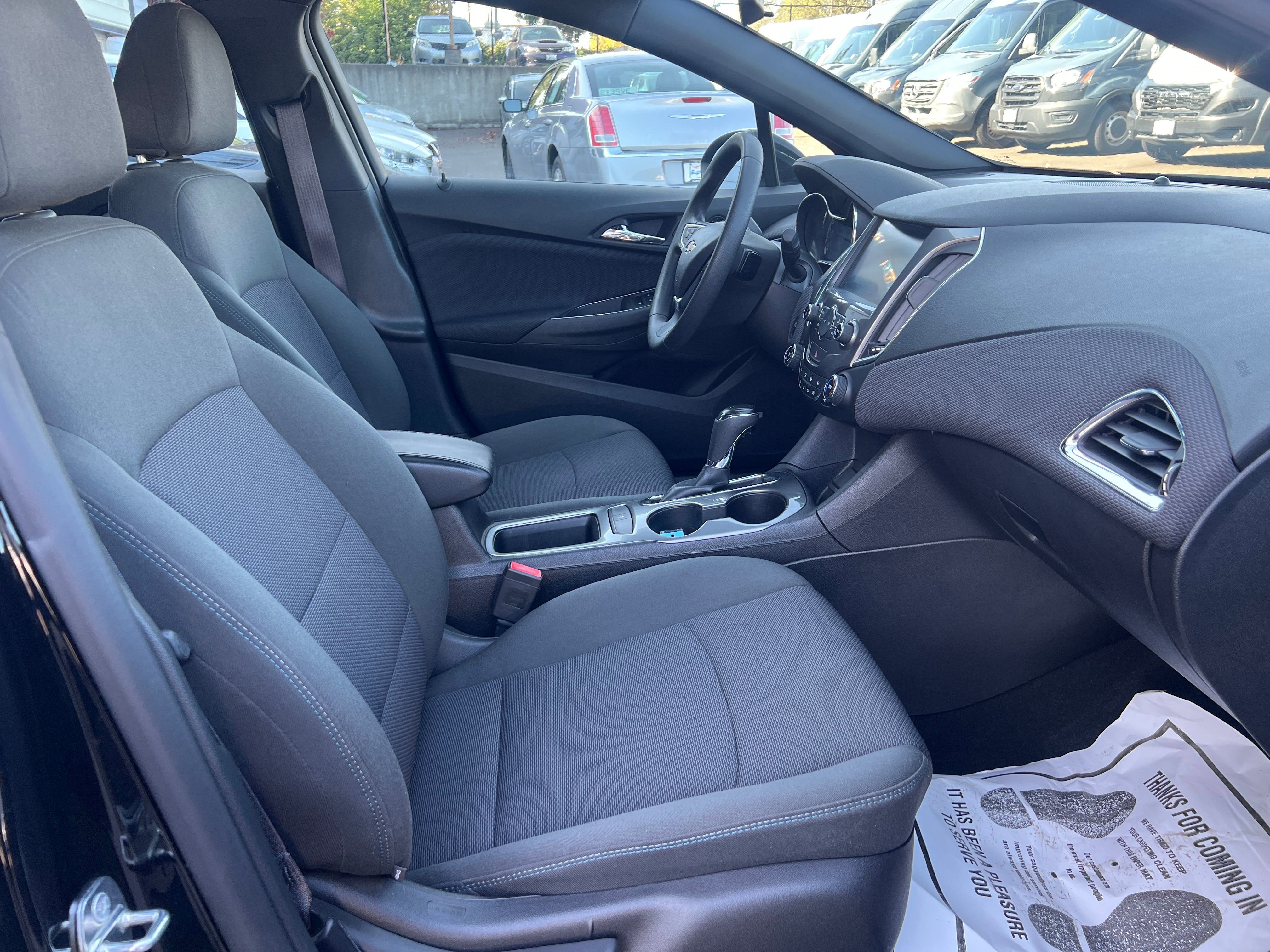 Vehicle image 9 of 25