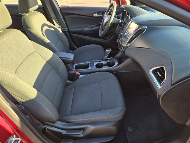 2017 Chevrolet Cruze LT Image 13 of 23