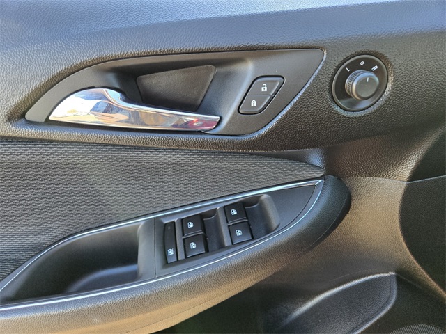 2017 Chevrolet Cruze LT Image 21 of 23