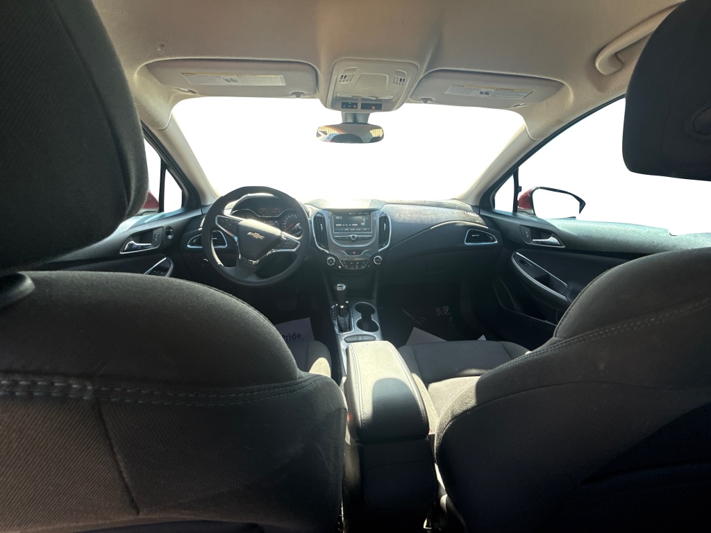 2017 Chevrolet Cruze LT Image 16 of 30