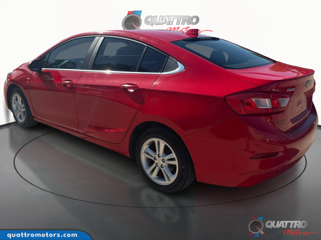 2017 Chevrolet Cruze LT Image 7 of 30