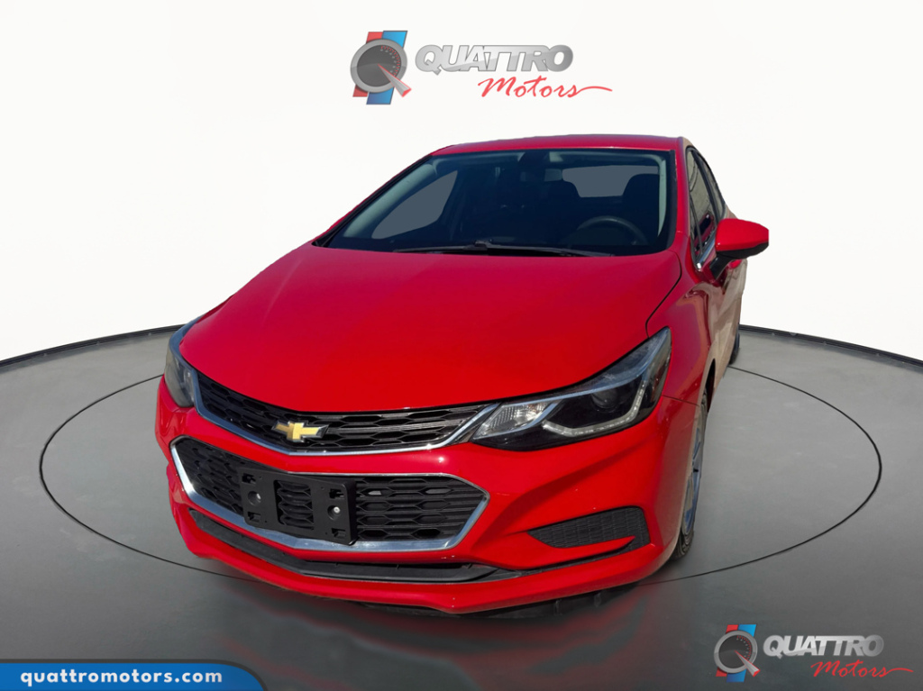 2017 Chevrolet Cruze LT Image 2 of 30